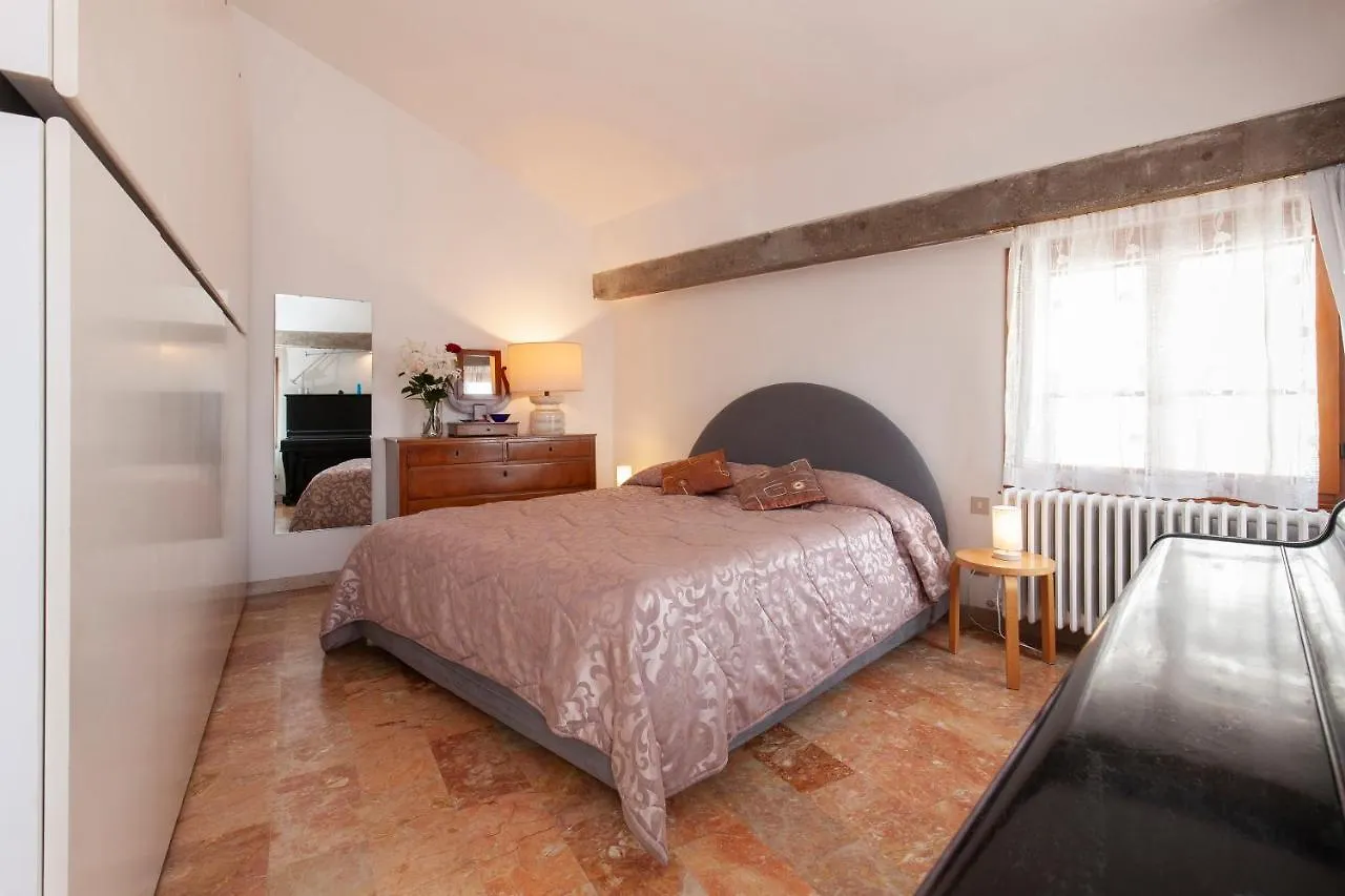 Altana Rialto Apartment Venedig Italien