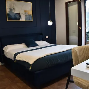 https://gloden-house-apartments.taorminaitalyhotels.com